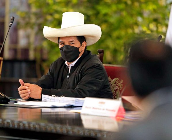 La desaprobación a Pedro Castillo sube a 50 % por ministros cuestionados