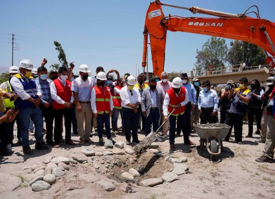 Ministro Silva colocó primera piedra de la carretera Ica-Los Molinos-Tambillos