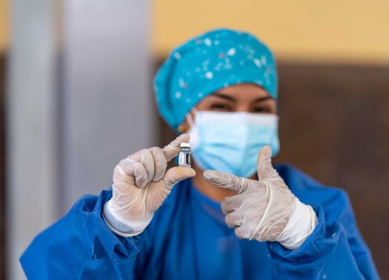 Perú comenzará a vacunar desde noviembre a menores desde los 12 años