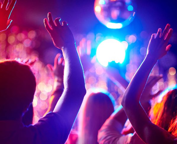 Prohíben fiestas de Halloween en Perú, pero organizadores siguen adelante