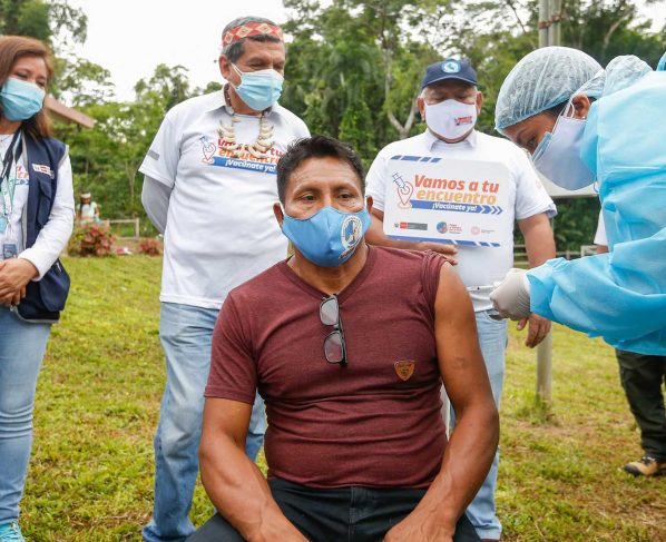 Perú aplicó 164.800 vacunas anticovid en comunidades indígenas amazónicas