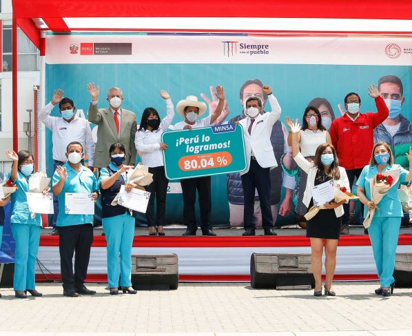 Perú alcanzó la meta de vacunar al 80 % de población objetivo con dos dosis