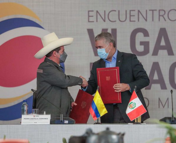 Colombia y Perú se comprometen a combatir narcotráfico y reactivar inversión