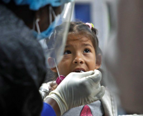 Los contagios en niños subieron a 8.700 en Perú, en plena tercera ola