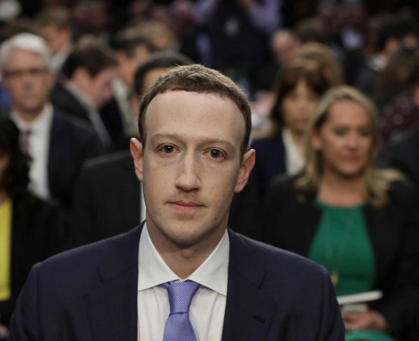 Peruano reclama 300.000 dólares a Zuckerberg por dejarle un mes sin Facebook