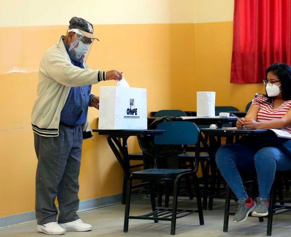 Presidente Castillo convoca a Elecciones Regionales y Municipales 2022