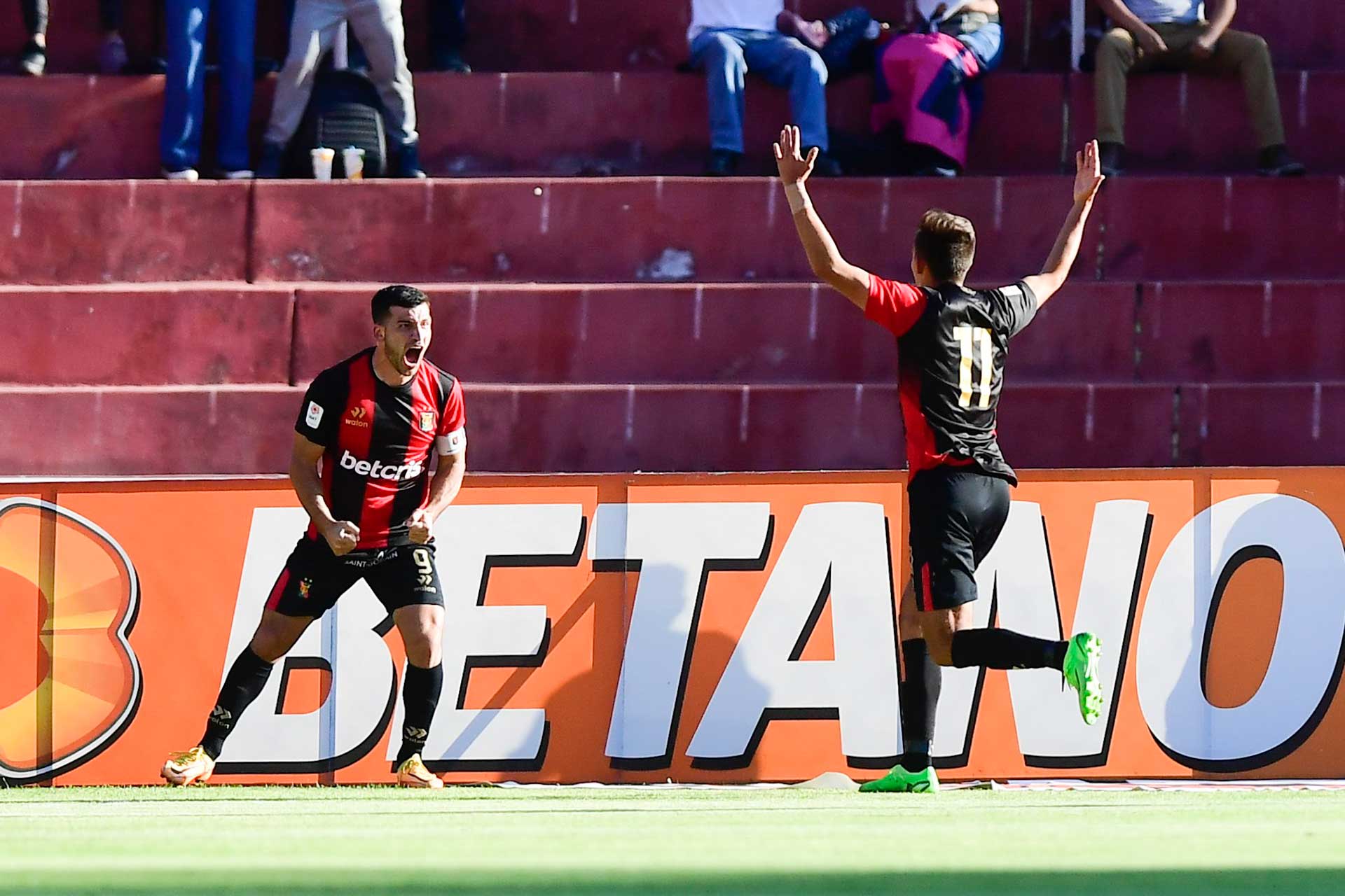 Melgar derrotó 1-0 a Alianza Lima y dio un gran paso al título