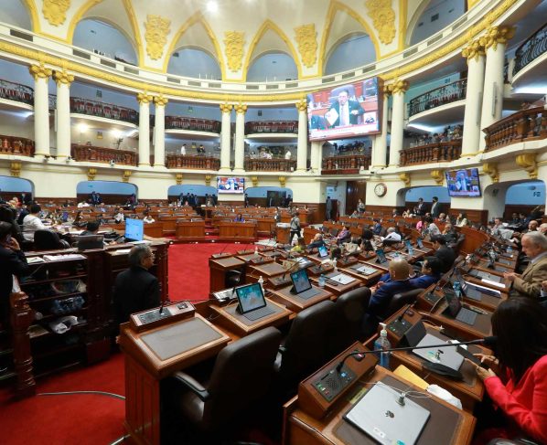 Congreso aprueba adelanto de elecciones para abril del 2024 con 93 votos