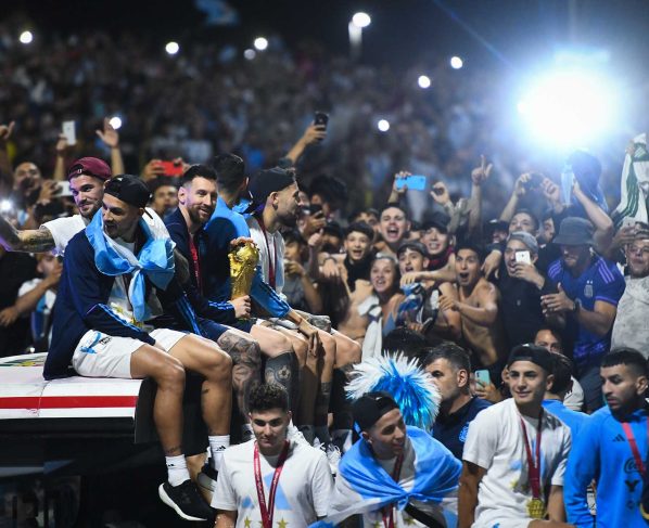 Messi y los campeones del mundo ya están en Argentina
