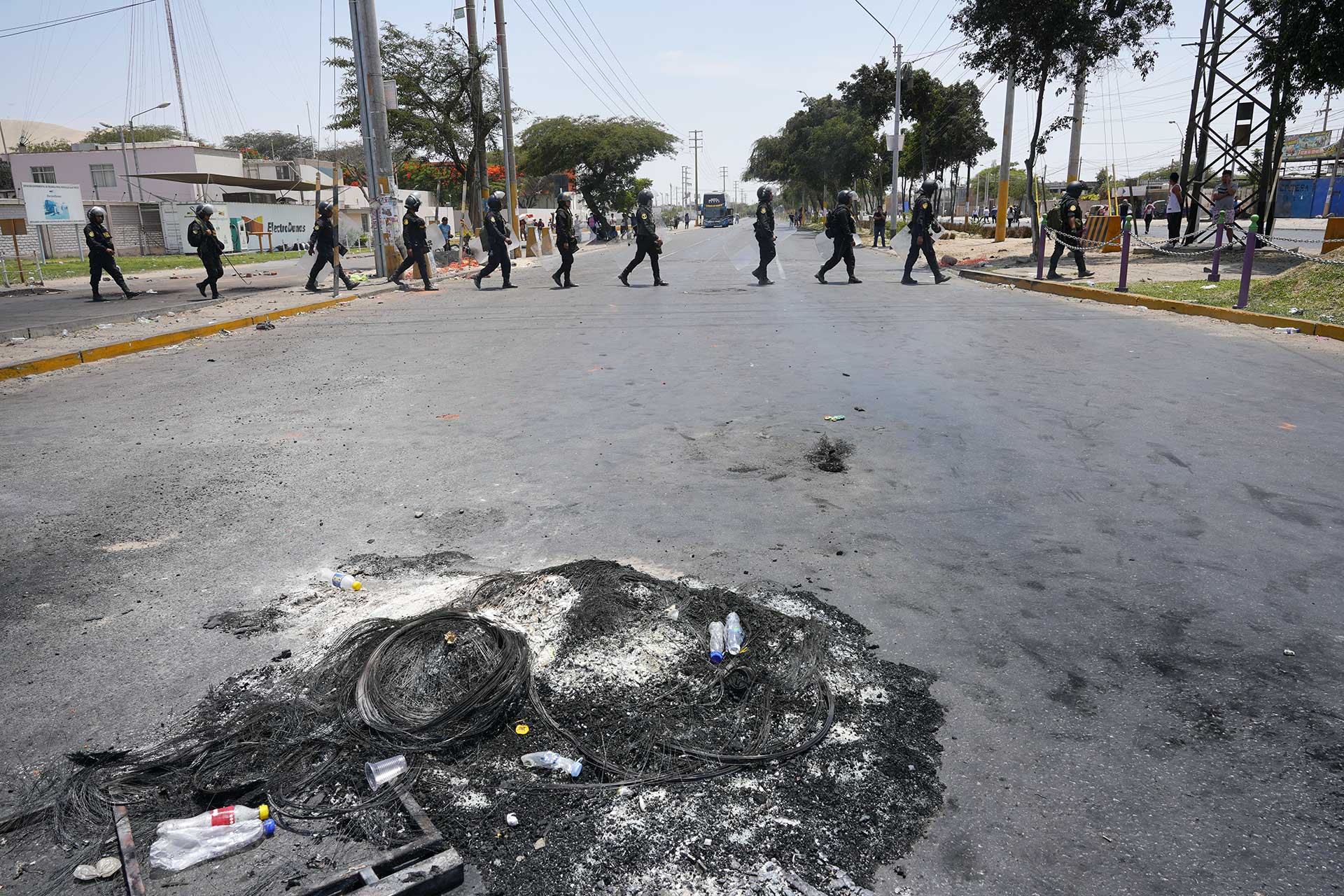 Transfieren S/ 22.5 millones para bonos a policías en zonas de emergencia
