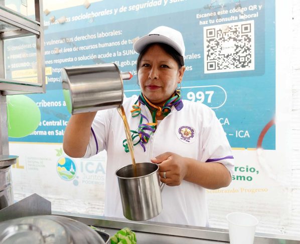 Celebran el “Día del Emoliente” regalando 3000 vasos de la bebida