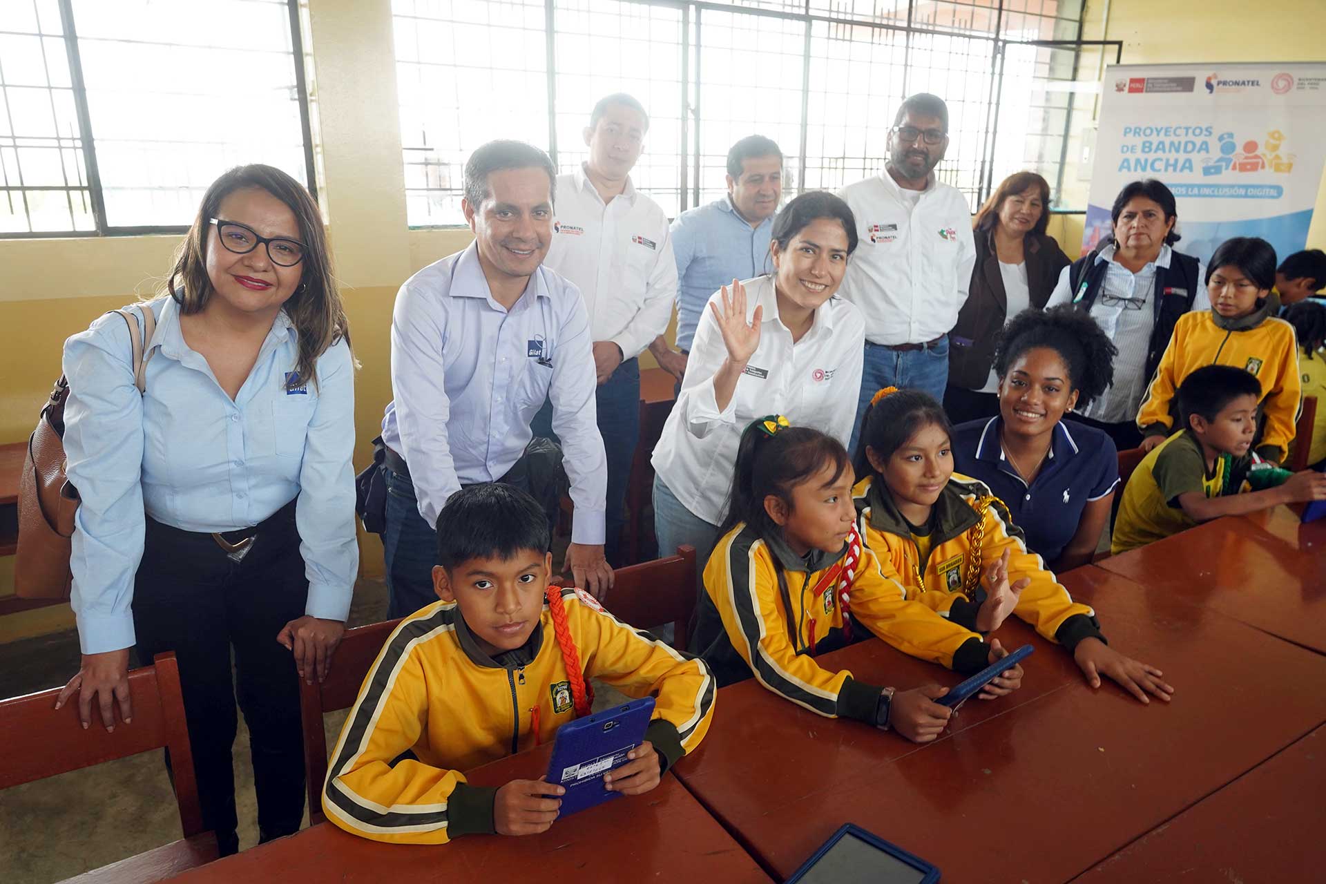 Más de 70 mil iqueños se benefician con proyecto de Banda Ancha