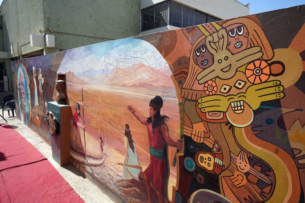 Develan mural en homenaje a la Dama de la Pampa de Nasca, María Reiche