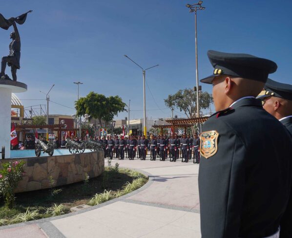 Ica renueva su juramento de fidelidad a la bandera y recuerda heroísmo de Bolognesi