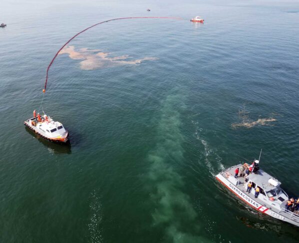 Simulacro de derrame de petróleo pone a prueba la capacidad de respuesta en Paracas