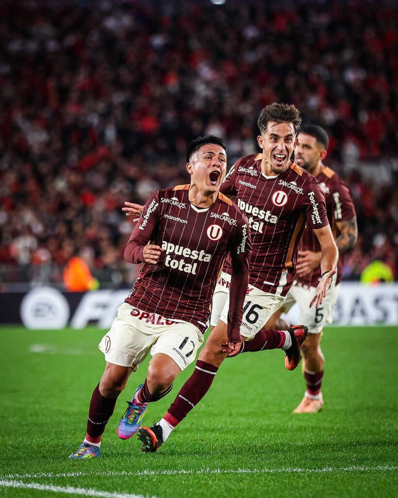 Universitario empata 1-1 con River Plate y avanza a octavos de final