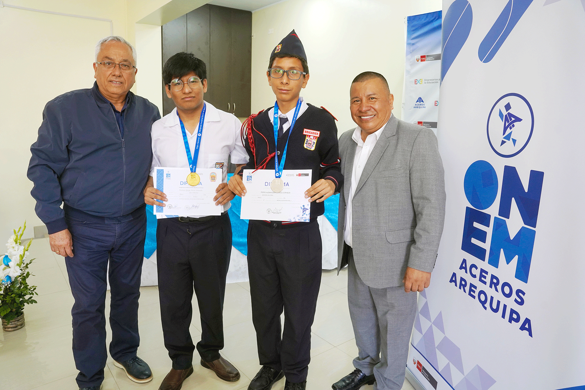 Reconocen a estudiantes de Pisco por su participación en la XXI Olimpiada Nacional Escolar de Matemática Aceros Arequipa