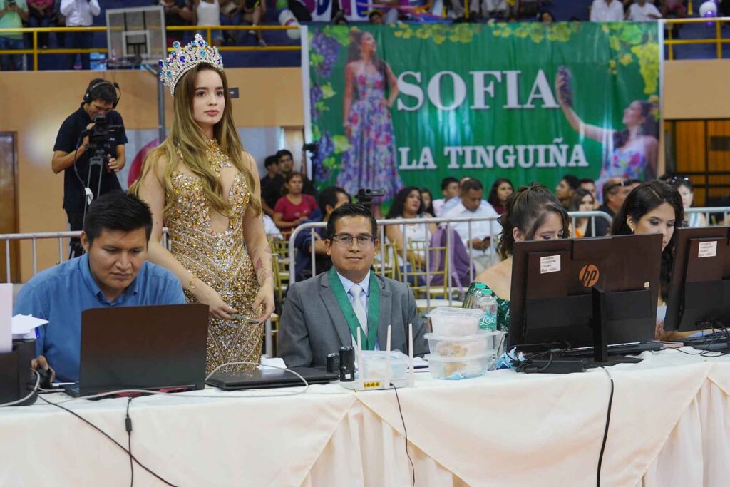 Camila Gonzales es coronada reina del 61 Festival Internacional de la Vendimia de Ica