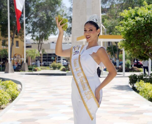 Camila Gonzales es coronada reina del 61 Festival Internacional de la Vendimia de Ica