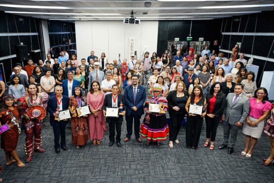 Mincetur otorgó premio a artesanos de cuatro regiones en el Día del Artesano