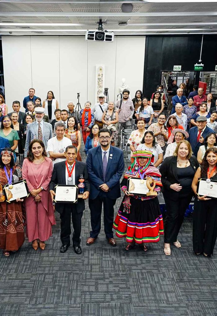 Mincetur otorgó premio a artesanos de cuatro regiones en el Día del Artesano
