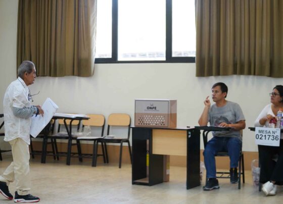 713,997 iqueños acuden a las urnas para cumplir con su deber cívico