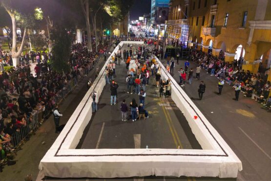 Ica celebra su fundación española con la elaboración de una chocoteja de más de 100 metros