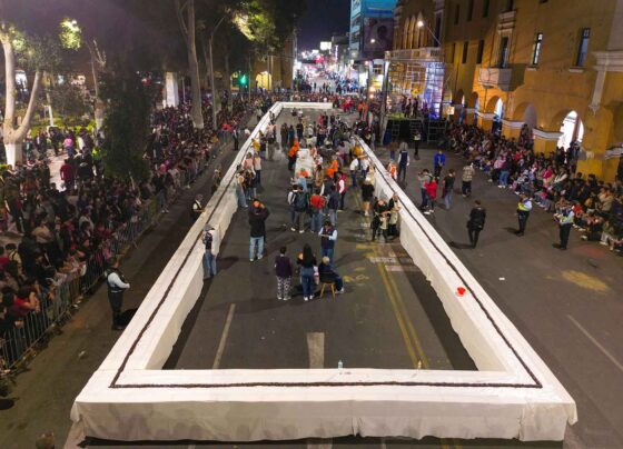 Ica celebra su fundación española con la elaboración de una chocoteja de más de 100 metros