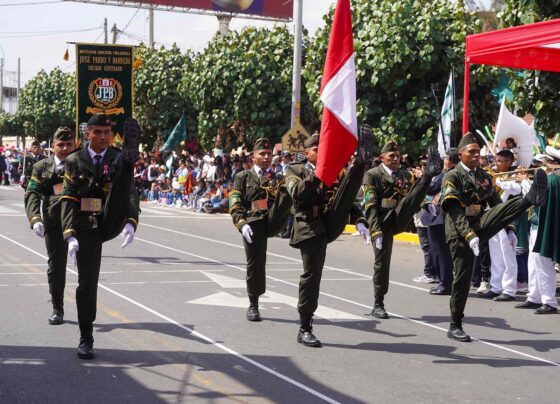 Ica celebra Fiestas Patrias con multitudinario desfile escolar y un vistoso despliegue policial