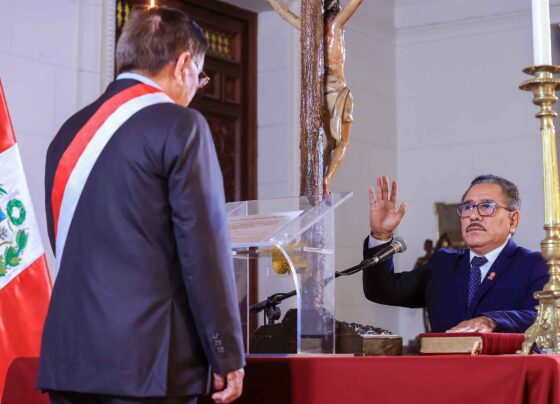 Jorge Marticorena Mendoza jura como nuevo ministro de Educación