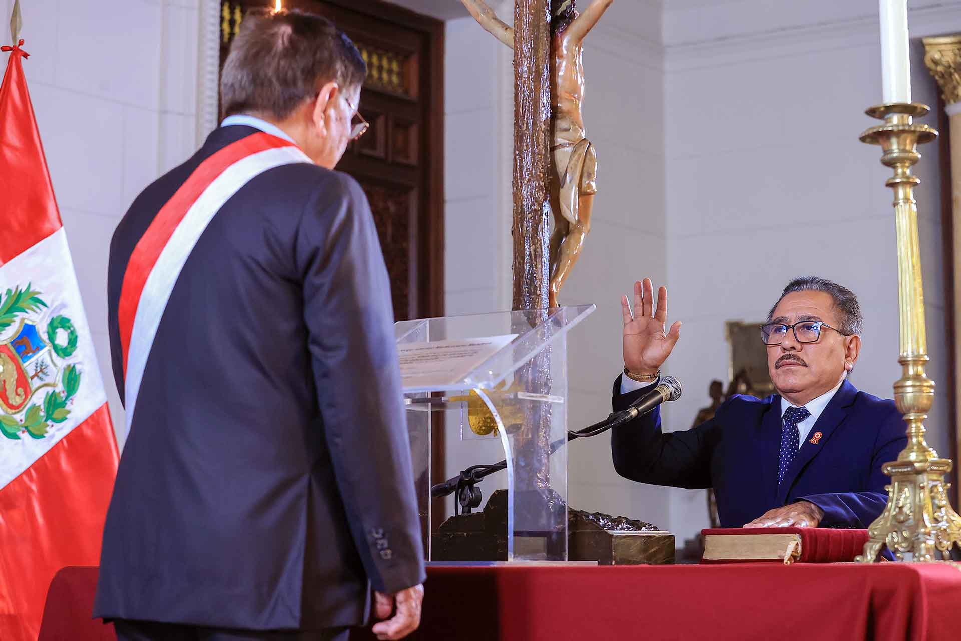 Jorge Marticorena Mendoza jura como nuevo ministro de Educación