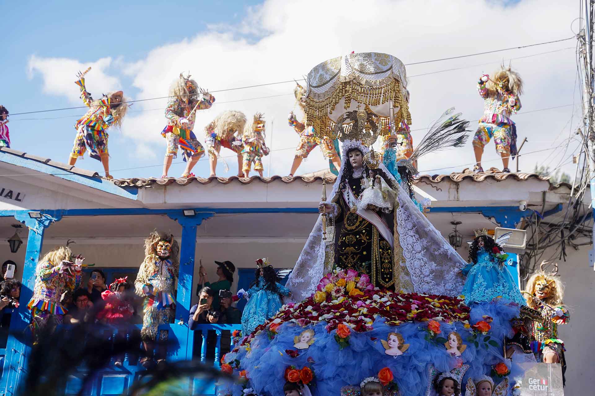 Paucartambo celebró a la Virgen del Carmen entre la fe de miles de devotos y el colorido de sus danzas