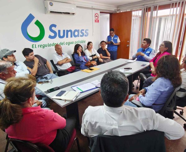 Sunass impulsa acuerdos para evitarse más colapsos de desagüe en la doble vía de Huacachina