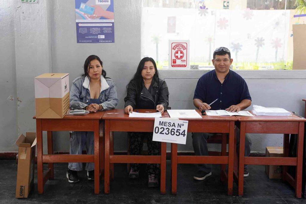 Más de 720 mil electores votan en las Elecciones Regionales y Municipales 2026